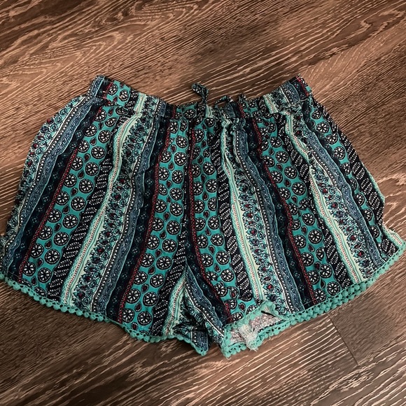 Drawstring shorts - Picture 2 of 2